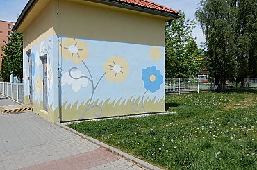 Graffiti sprejerů oživily 23 původně nevzhledných trafostanic v Plzeňském kraji