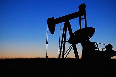 Ropa zdražuje kvůli obavám ohledně dodávek