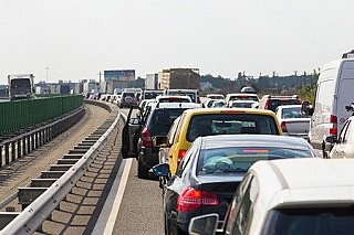 Obnovitelná nebo nízkouhlíkatá paliva mají pomoct zachovat dostupné evropské automobily
